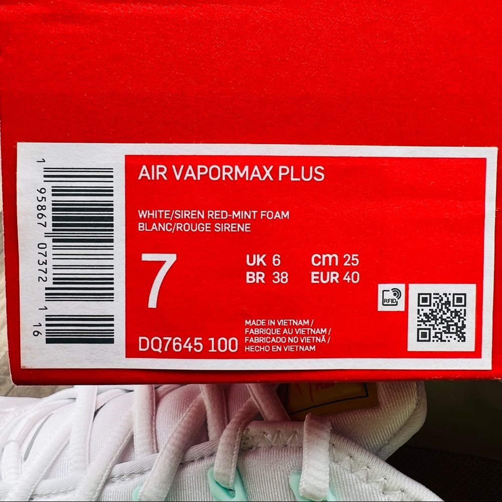 Nike Air Vapormax Plus - Picture 8 of 8